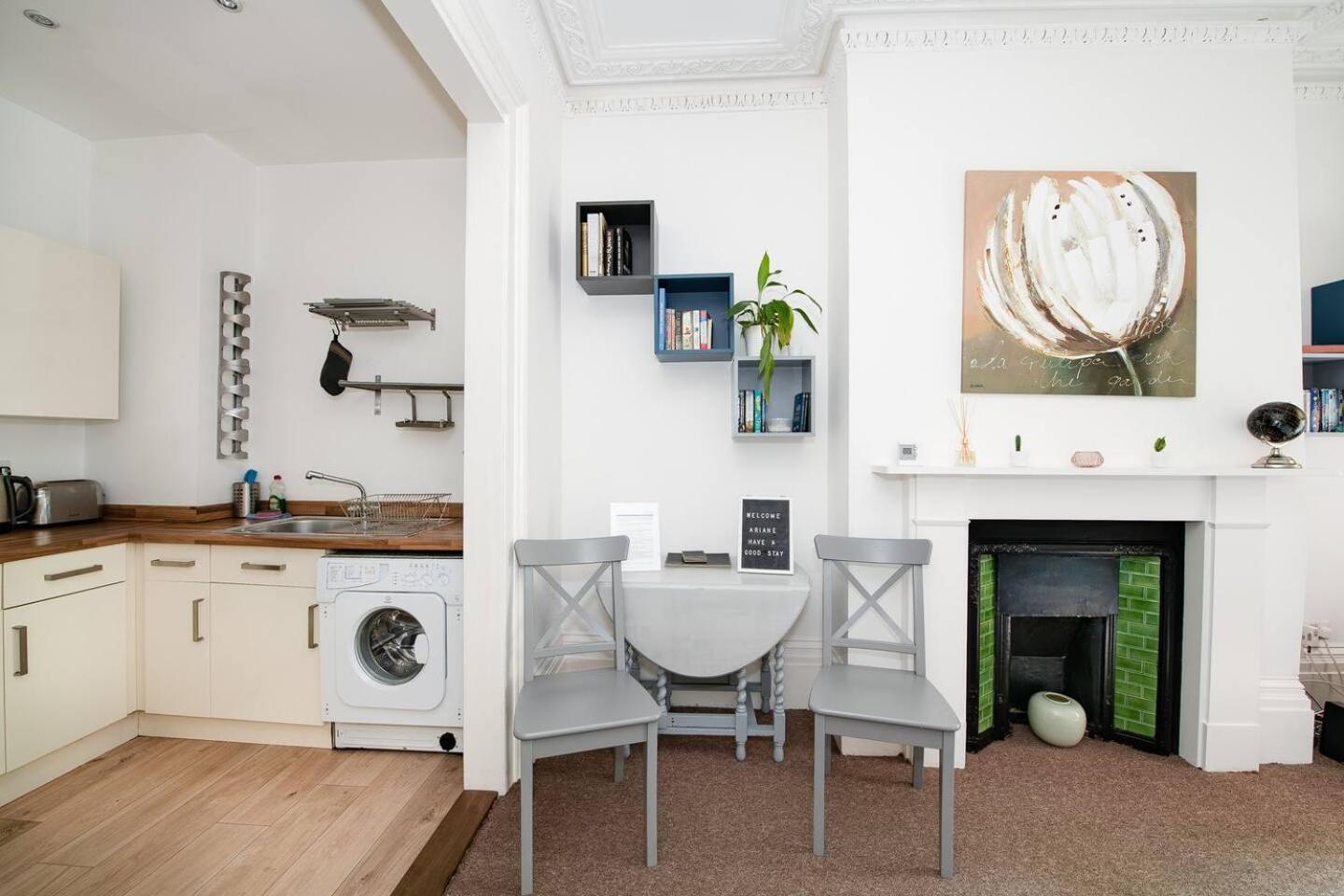 Family Friendly Flat Just Minutes From The Beach! Portsmouth Exteriör bild